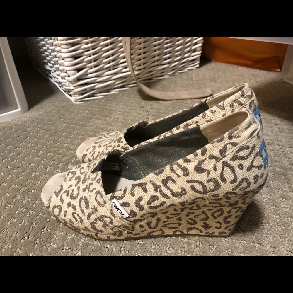 Super cute Toms Wedges❤️